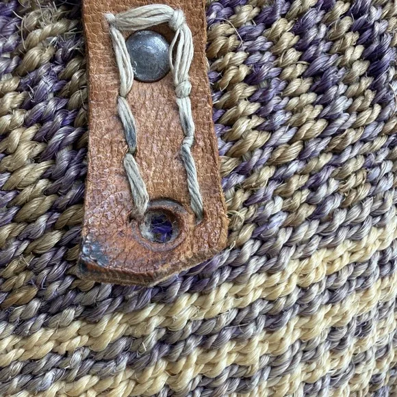 Vtg Woven Sisal Market Tote Bucket Leather Straps Beach Bag Ethnic Boho African - Picture 8 of 13